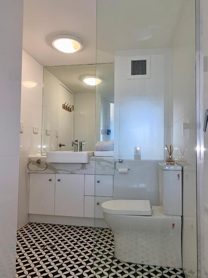 Resort Queen Studio At Alex Beach Resort Alexandra Headland Bagian luar foto