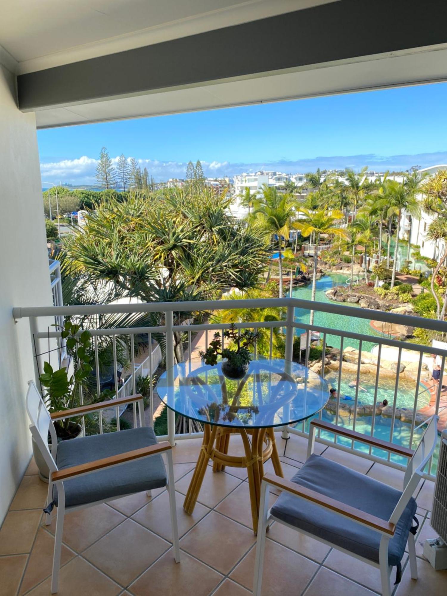 Resort Queen Studio At Alex Beach Resort Alexandra Headland Bagian luar foto