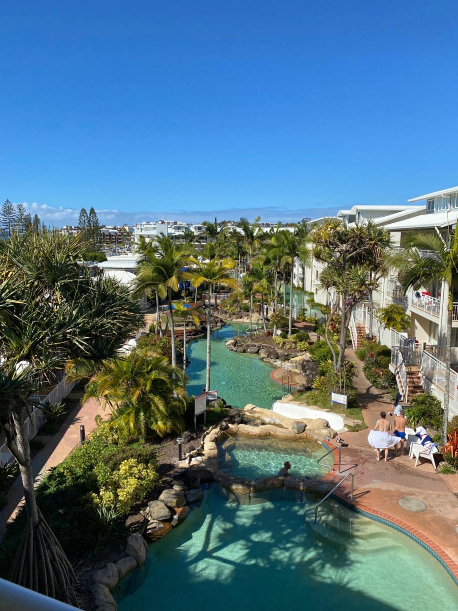 Resort Queen Studio At Alex Beach Resort Alexandra Headland Bagian luar foto